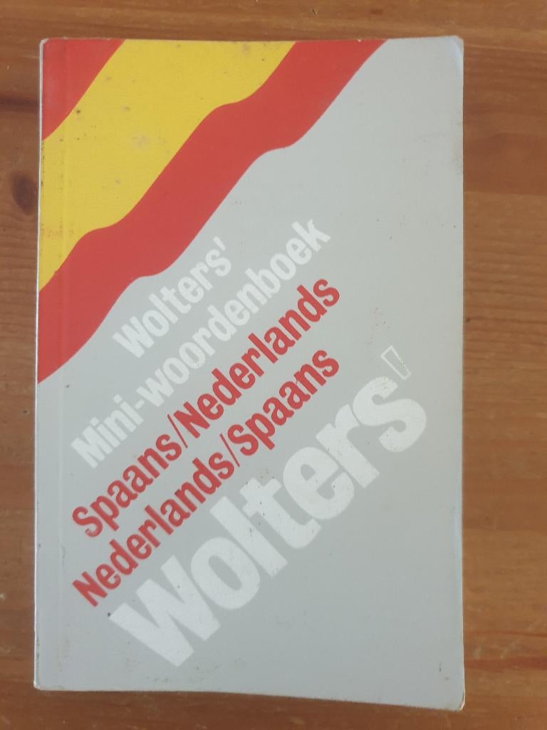 Wolters woordenboek nl- spaans, spaans - nl, Boeken, Ophalen of Verzenden, Gelezen, Van Dale