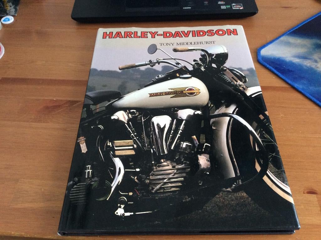harley davidson. prachtig fotoboek door Tony Middlehurst, Ophalen of Verzenden, Gelezen, Tony Middlehurst, Merk of Model