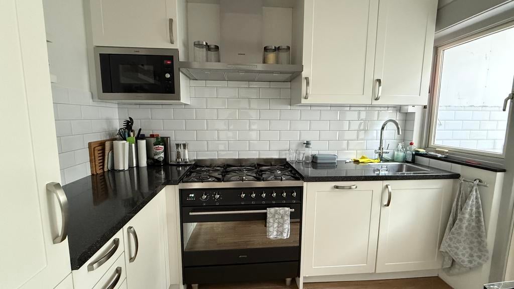 Te koop: nette keuken, composiet blad, 6 pits Smeg oven, Ophalen, Gebruikt, Wit, Hoekkeuken