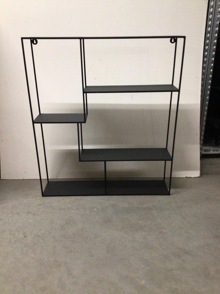 Zwart metalen wandrek met meerdere planken, Ophalen, Zo goed als nieuw