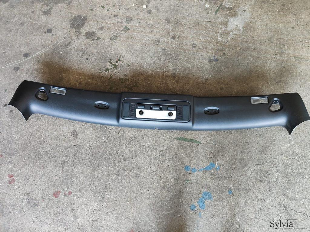 Zwarte stijl kunstof afdekkap voorraam boven BMW 6 serie E64, Gebruikt, -, -, Ophalen of Verzenden