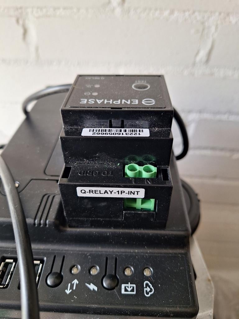 Deye micro omvormers met Enphase relay en kabel, Ophalen