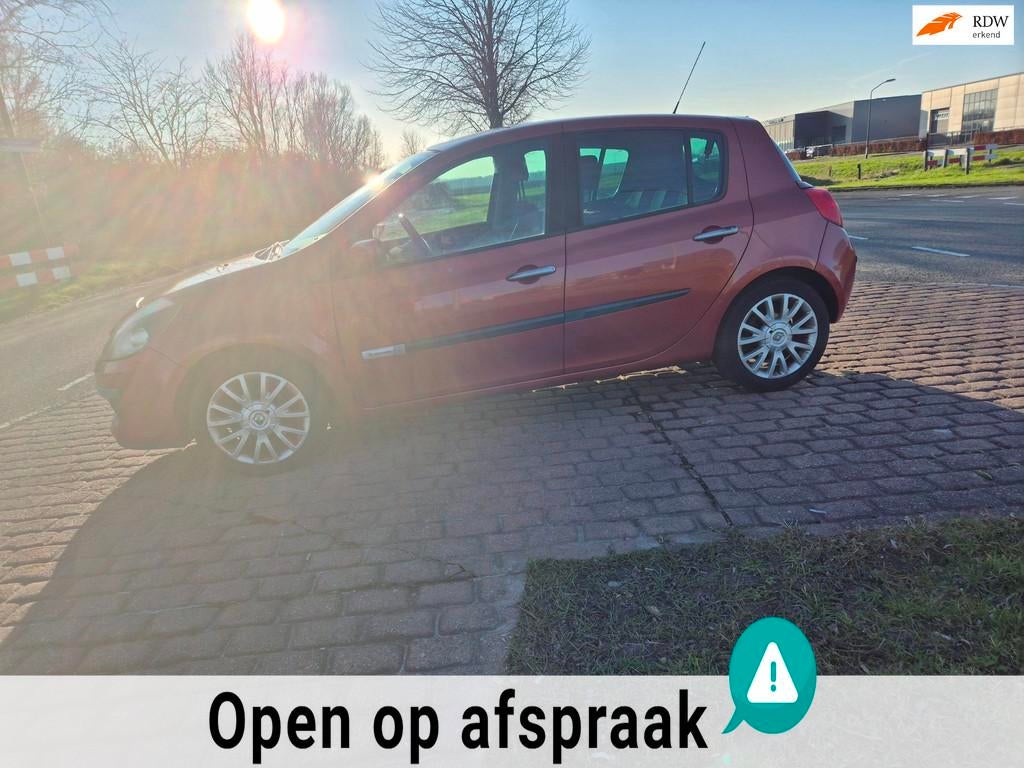 Renault Clio 1.4-16V Rip Curl, Voorwielaandrijving, Gebruikt, 4 cilinders, Handgeschakeld
