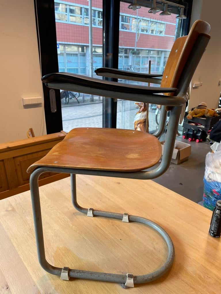 Gispen stoel bakeliet armleuning, Ophalen