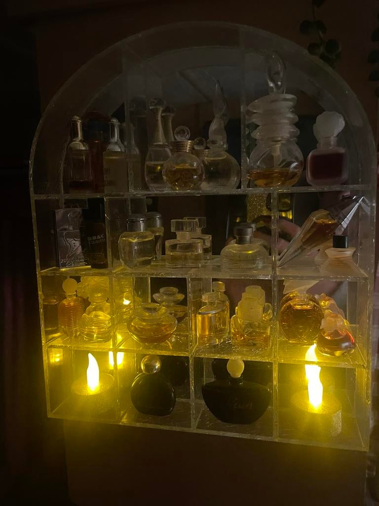 Super leuk kastje met miniaturen parfum, Verzamelen, Parfumverzamelingen, Ophalen of Verzenden, Zo goed als nieuw, Miniatuur