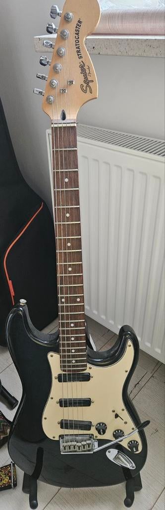 Squier Deluxe Hot Rails Stratocaster, Ophalen of Verzenden, Gebruikt, Solid body, Fender