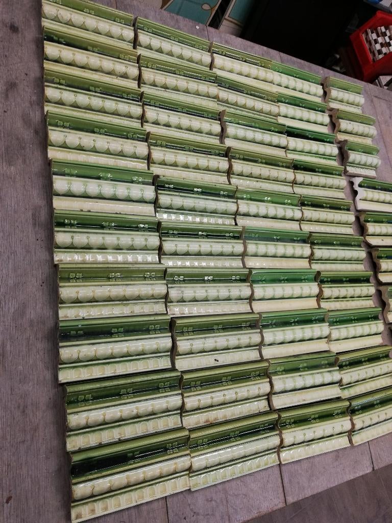 40 Groen/lichtgeel antieke bewerkte randtegels 15x7,5cm, Ophalen