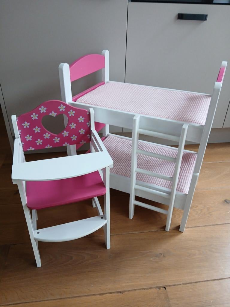 Poppenstoeltje en poppenstapelbed wit / roze, Ophalen, Zo goed als nieuw, Meubelstuk of Keukentje