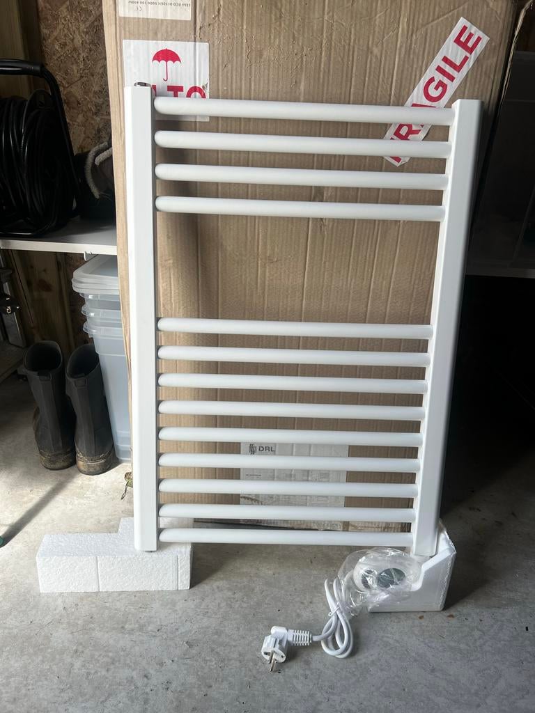 Elektrische radiator met digitale thermostaat, 400W, Doe-het-zelf en Verbouw, Verwarming en Radiatoren, Ophalen, 30 tot 80 cm
