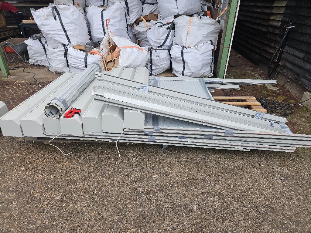 Partij elektrische rolluiken rolluik shutter ( 044 ), Doe-het-zelf en Verbouw, Rolluiken, Ophalen, Gebruikt, 200 cm of meer, Wit