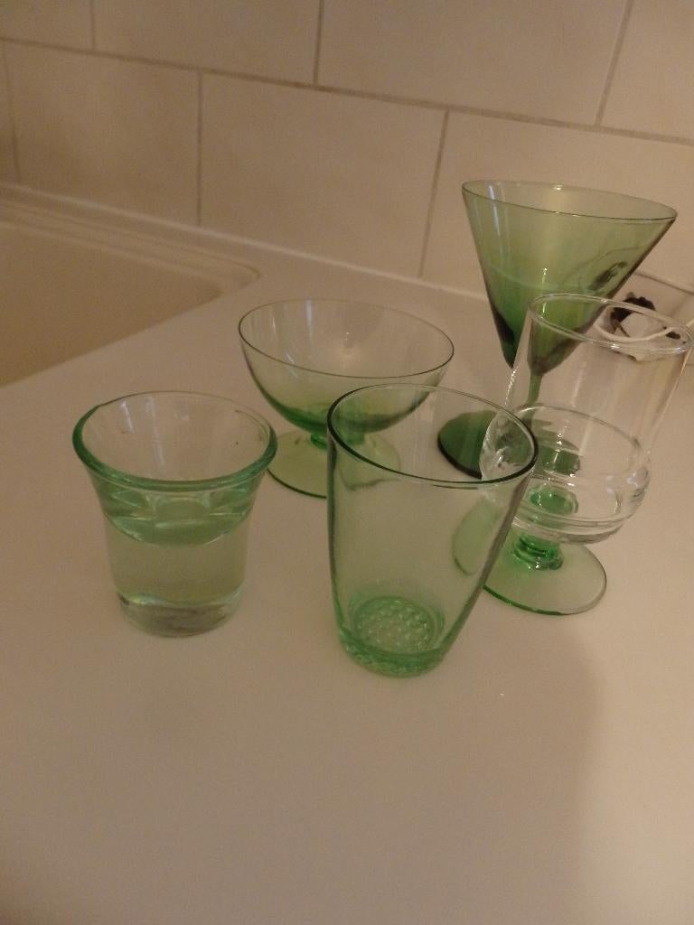 Tintje groen glaswerk, Antiek en Kunst, Antiek | Glas en Kristal, Ophalen of Verzenden