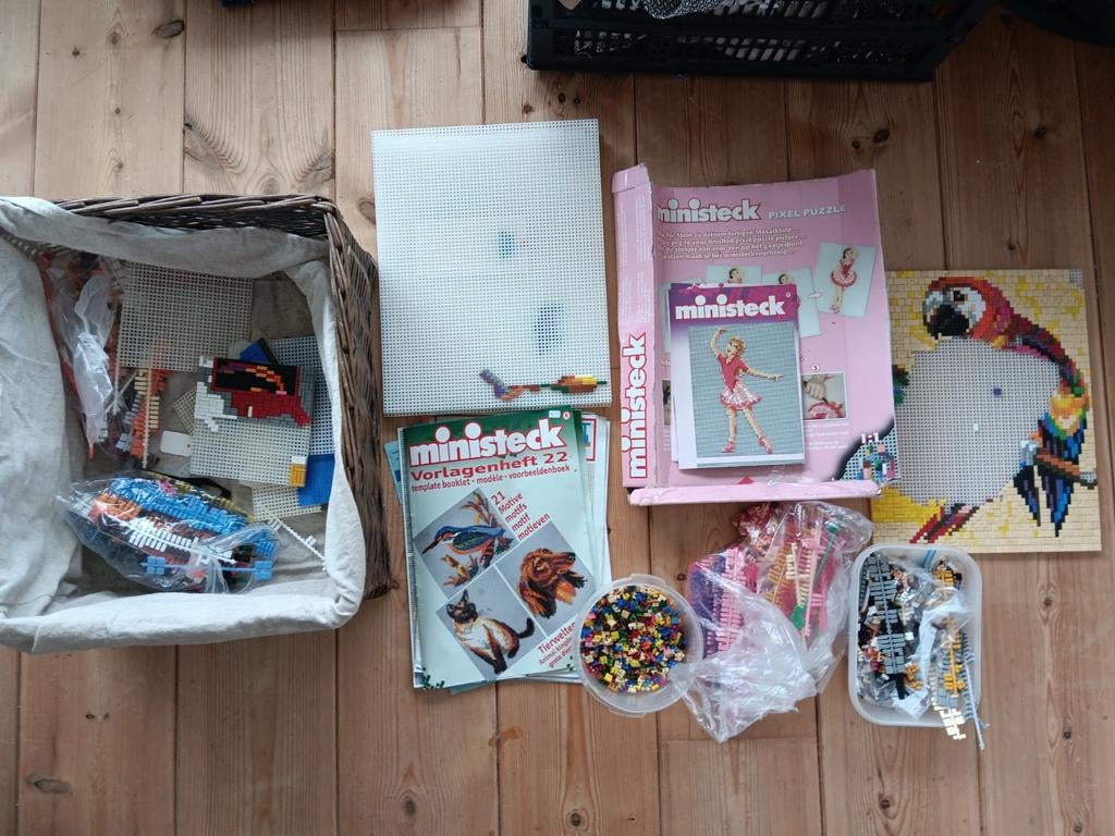 Grote partij Ministeck met platen en voorbeelden, Hobby en Vrije tijd, Ministeck, Ophalen of Verzenden