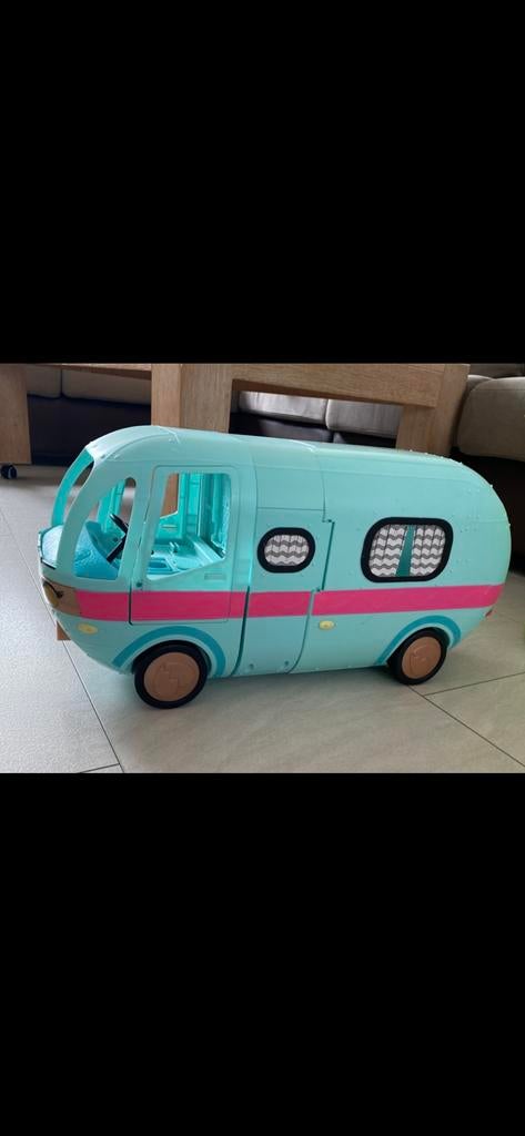 Lol camper en Winkelcentrum podium, Kinderen en Baby's, Speelgoed | Poppenhuizen, Ophalen of Verzenden, Zo goed als nieuw