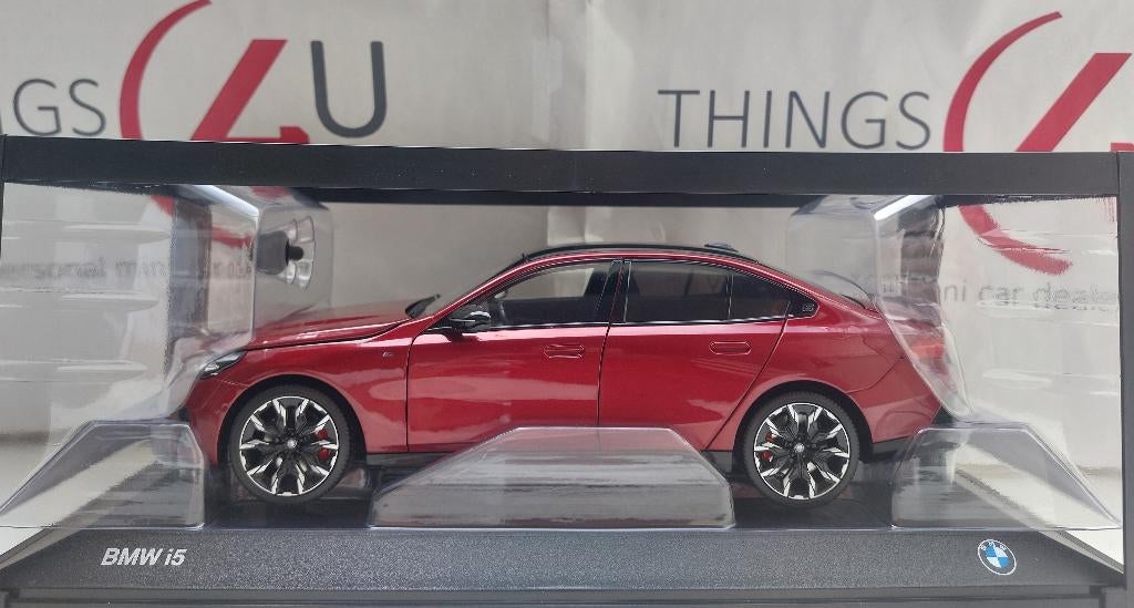 Minichamps 1:18 BMW i5 M60 xDrive Fire Red nieuw, Hobby en Vrije tijd, Modelauto's | 1:18, Ophalen of Verzenden, Nieuw, Auto, MiniChamps