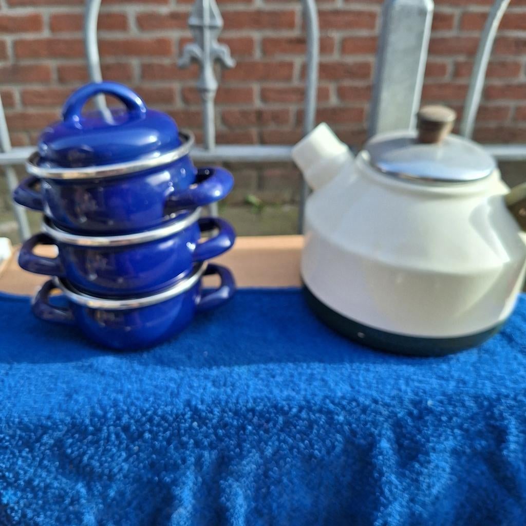 Emaille set: 3 mini pannetjes en fluitketel, Ophalen of Verzenden