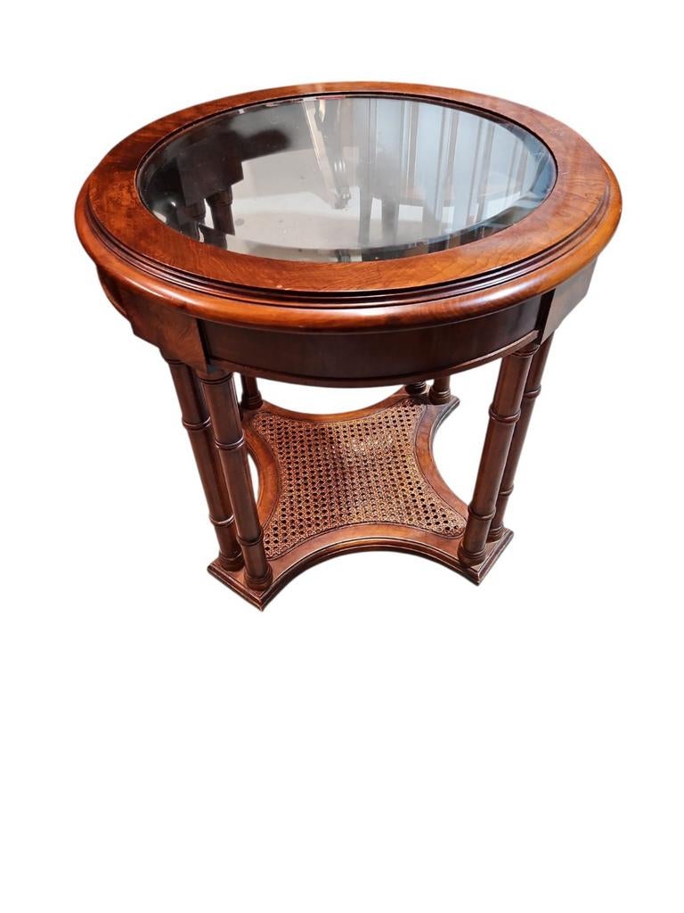 Ronde bijzettafel met glasplaat en rotan, Huis en Inrichting, Tafels | Bijzettafels, Ophalen, Rond, Minder dan 55 cm, 45 tot 60 cm