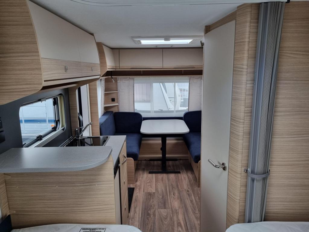 Fendt Bianco Selection 465 TG Enkele bedden - 1800 kg, Caravans en Kamperen, Caravans, Standaardzit, Bedrijf, Fendt, Schokbreker