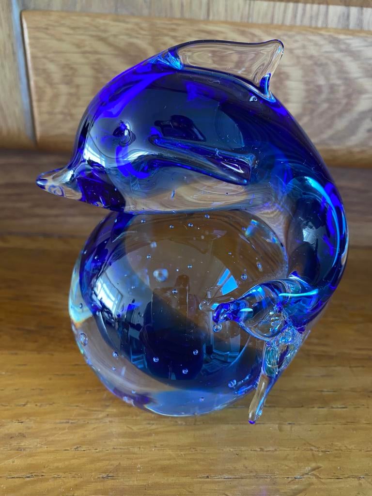 Dolfijn blauw op glazen bol, Ophalen of Verzenden