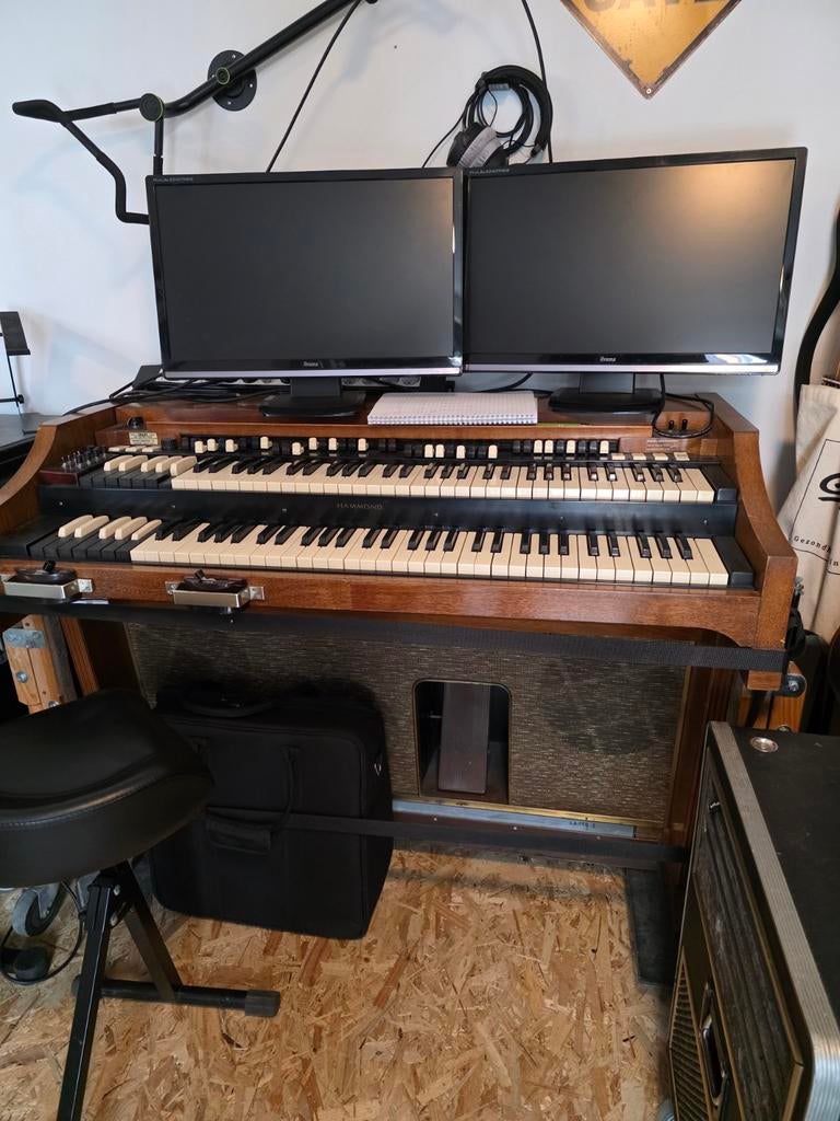 Hammond A100 met Leslie 145, Muziek en Instrumenten, Ophalen, Gebruikt, 2 klavieren