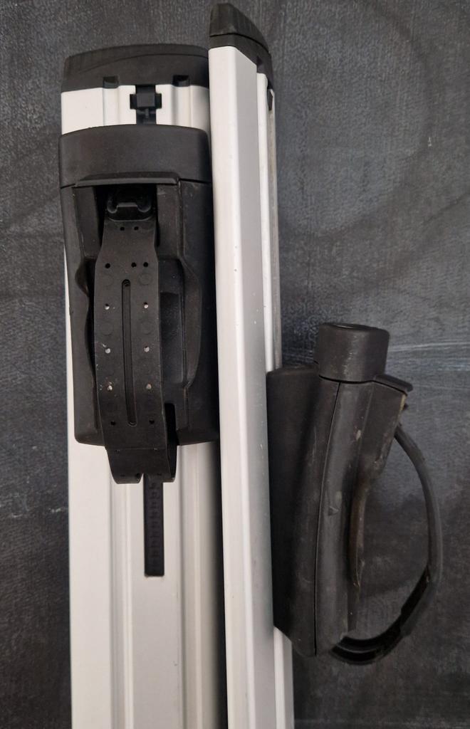 Thule dakrails, Auto diversen, Bagagerekken, Ophalen, Zo goed als nieuw