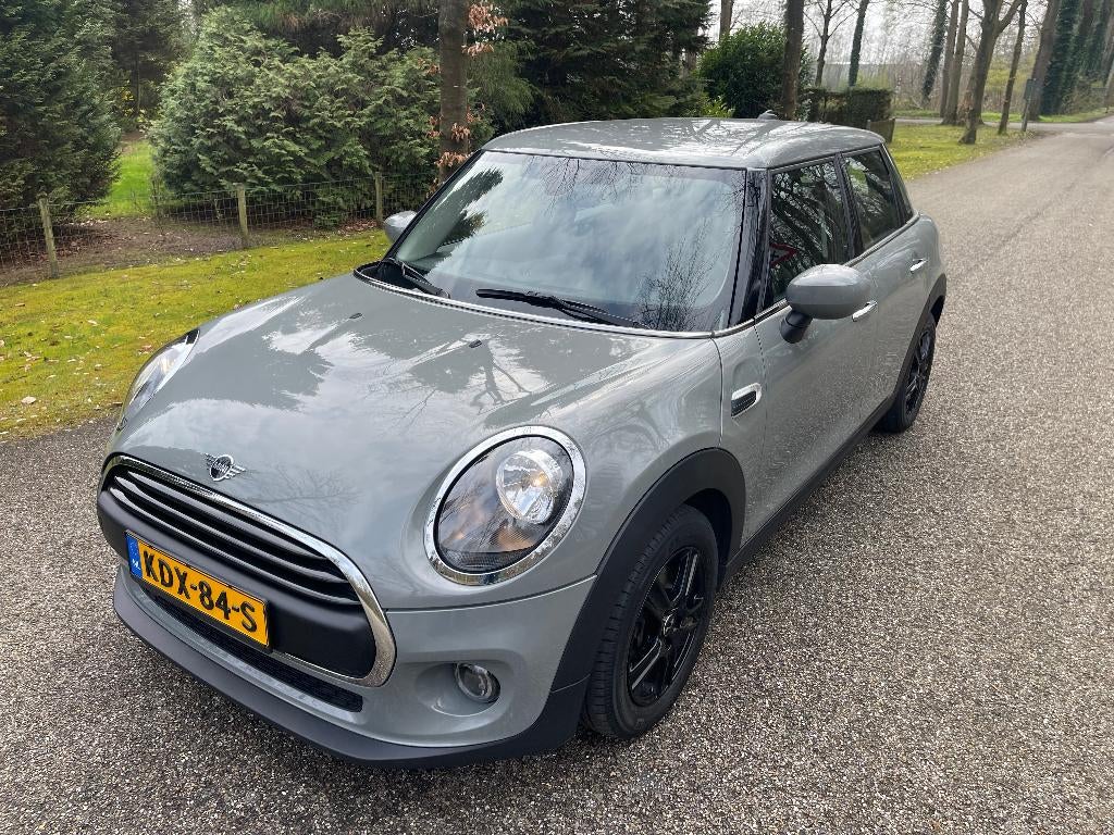 Mini One 1.5 / 5-Deurs / Moonwalk grey / Navigatie / Top!!, Stof, Euro 6, 102 pk, Handgeschakeld