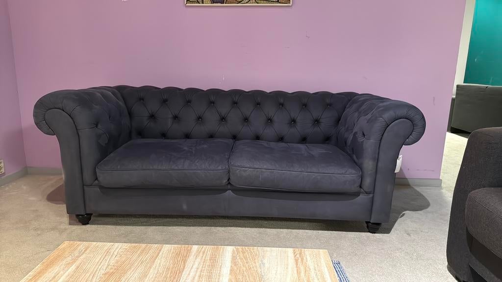 Chesterfield type bank, Huis en Inrichting, Banken | Bankstellen, Gebruikt, Rechte bank, Tweepersoons, 150 tot 200 cm, 75 tot 100 cm