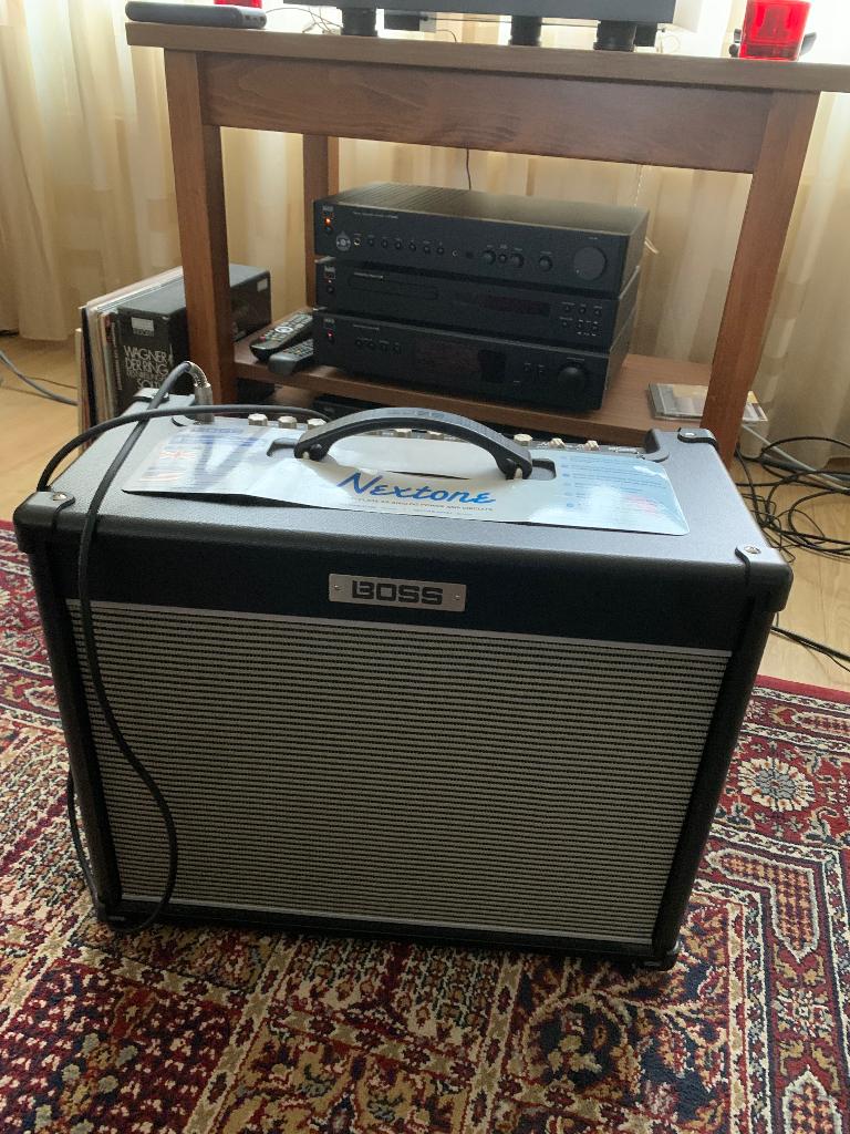 Gitaar versterker Boss, Ophalen, Zo goed als nieuw, Gitaar, Minder dan 50 watt