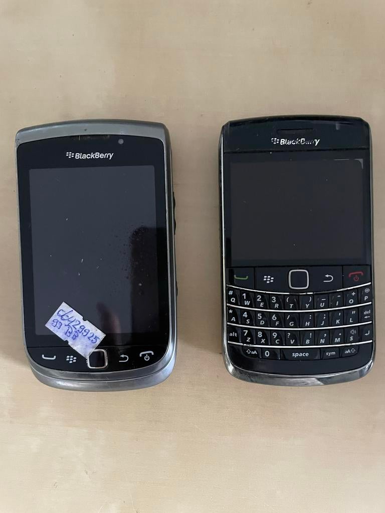 Blackberry Klassiekers - 2 Stuks. Bieden!, Gebruikt, Zwart, Ophalen of Verzenden, Minder dan 3 megapixel