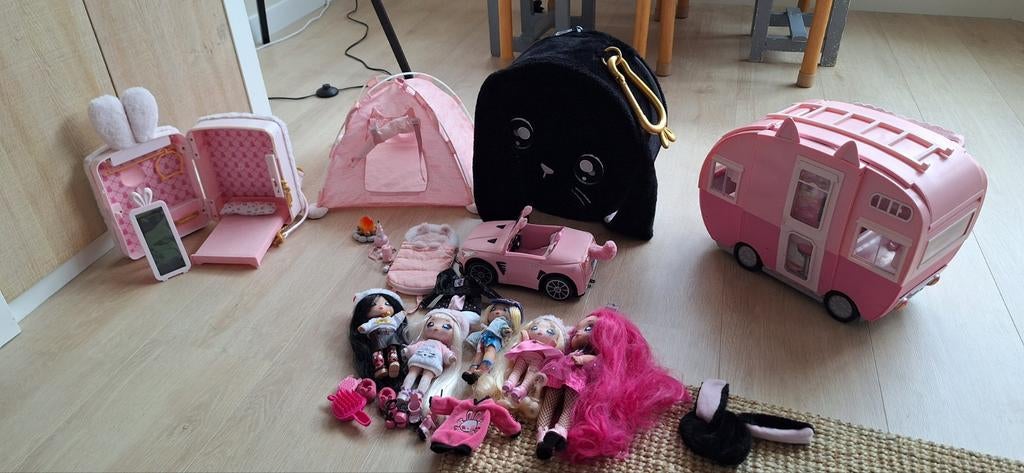 Na Na Na Surprise Poppen, caravan, auto, tent en meer, Ophalen, Gebruikt, Meisje