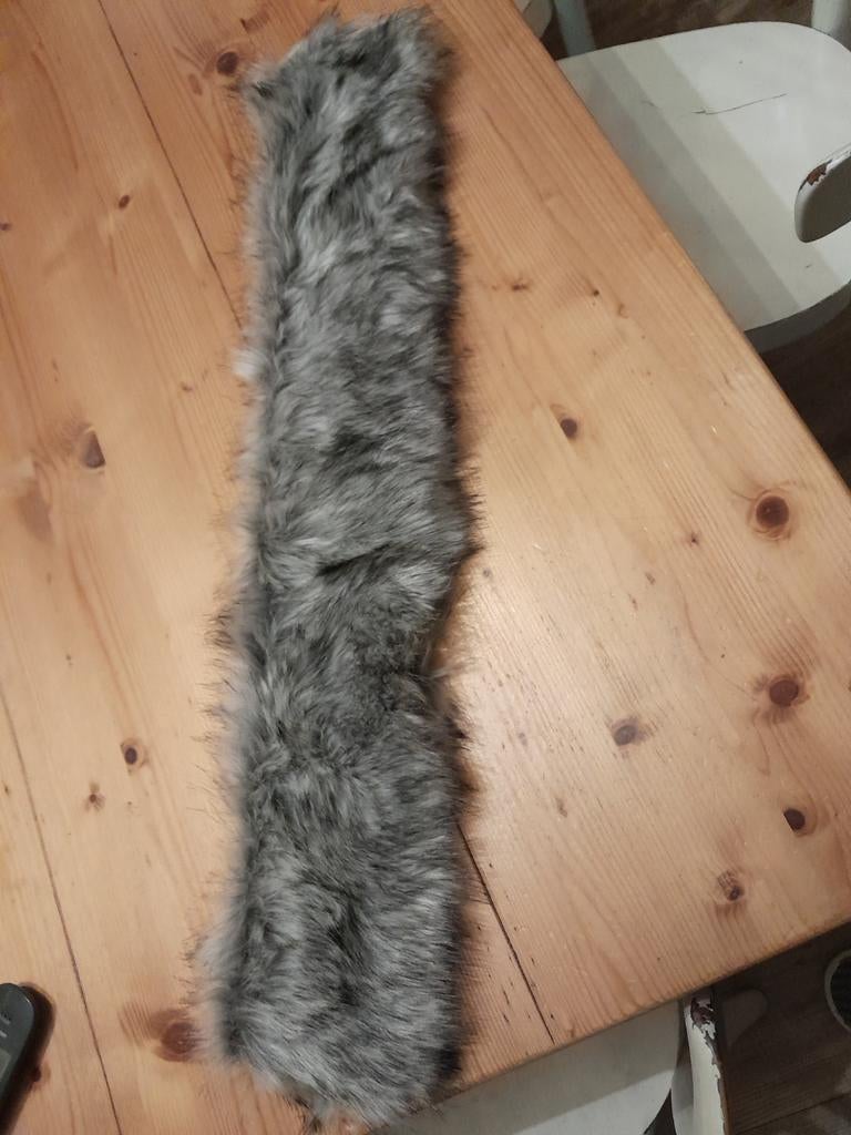 Strook nep bont gevoerd carnaval auw wieverbal, Ophalen of Verzenden, Zo goed als nieuw, Maat 38/40 (M), Carnaval