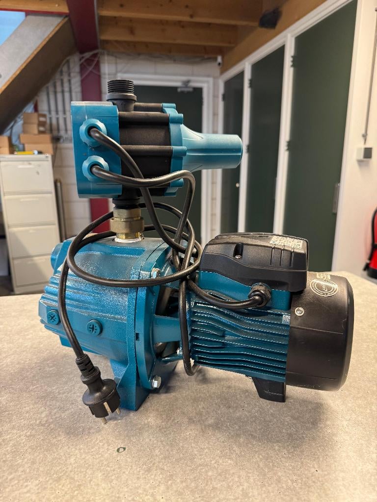 LEO AJm 90 PC Jet met presscontrol, Ophalen, Zo goed als nieuw, Elektrisch, Beregeningspomp