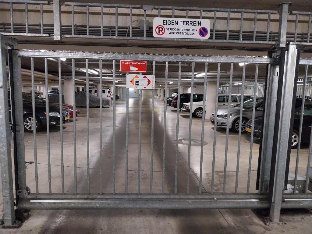 Te huur: afgesloten & beveiligde parkeerplaats De Meern (UT), Utrecht