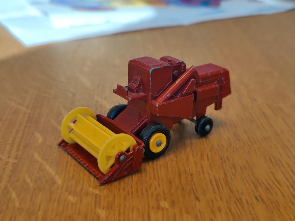 Matchbox Claas Combine Harvester ROOD, Ophalen of Verzenden, Zo goed als nieuw