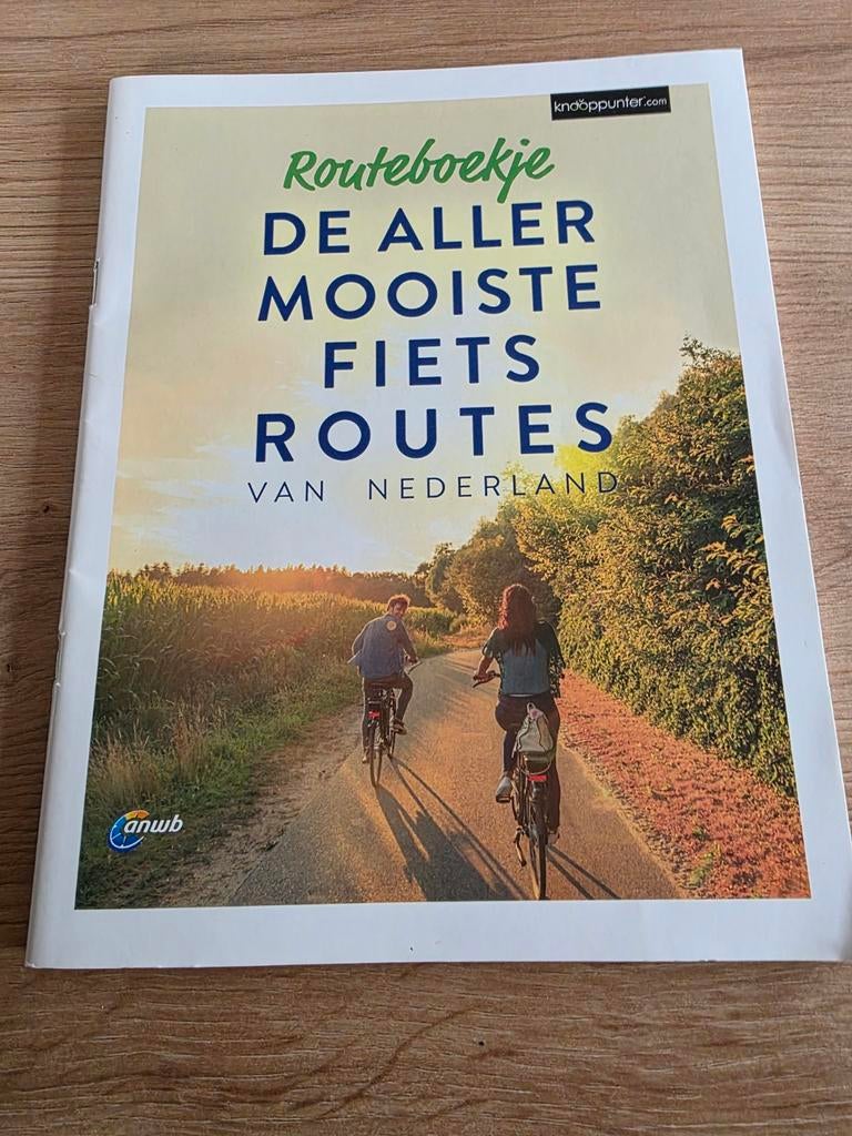 ANWB Fietsroutes Nederland, Onbekend, Fiets- of Wandelgids, Ophalen of Verzenden, Zo goed als nieuw