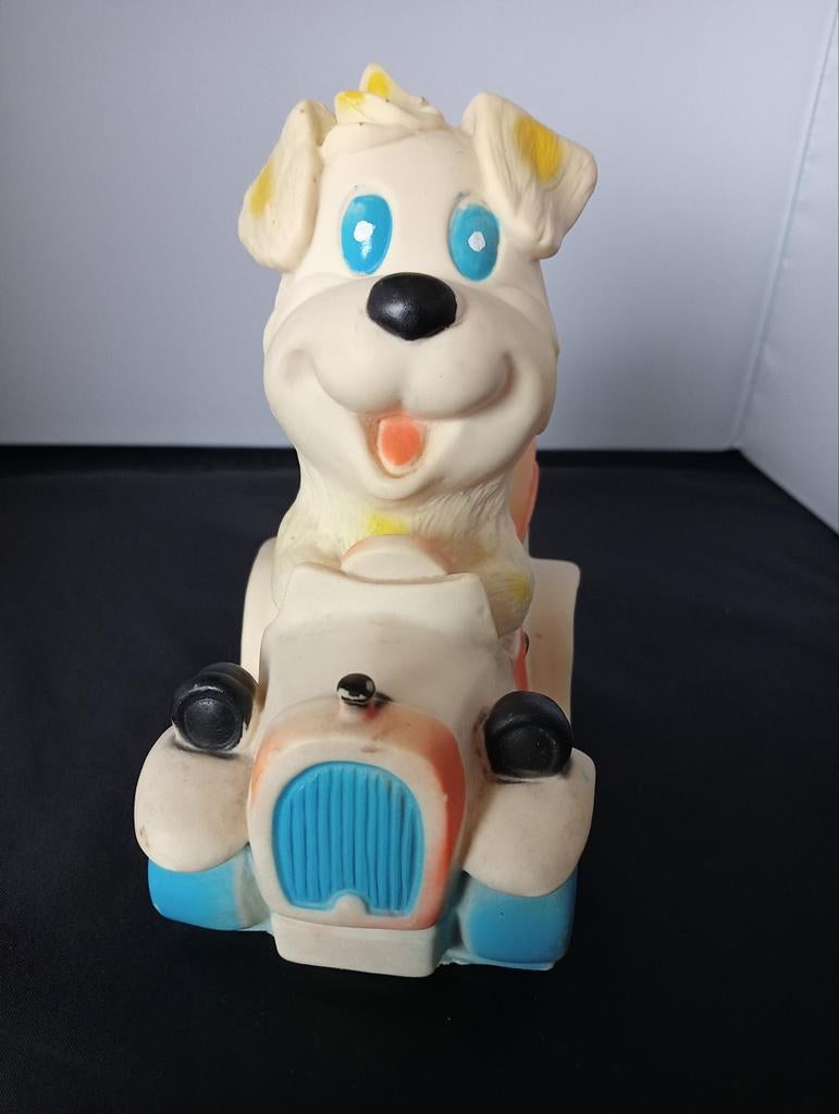 Vintage piep beestje hond in auto 14 cm hoog, Verzamelen, Ophalen of Verzenden, Zo goed als nieuw