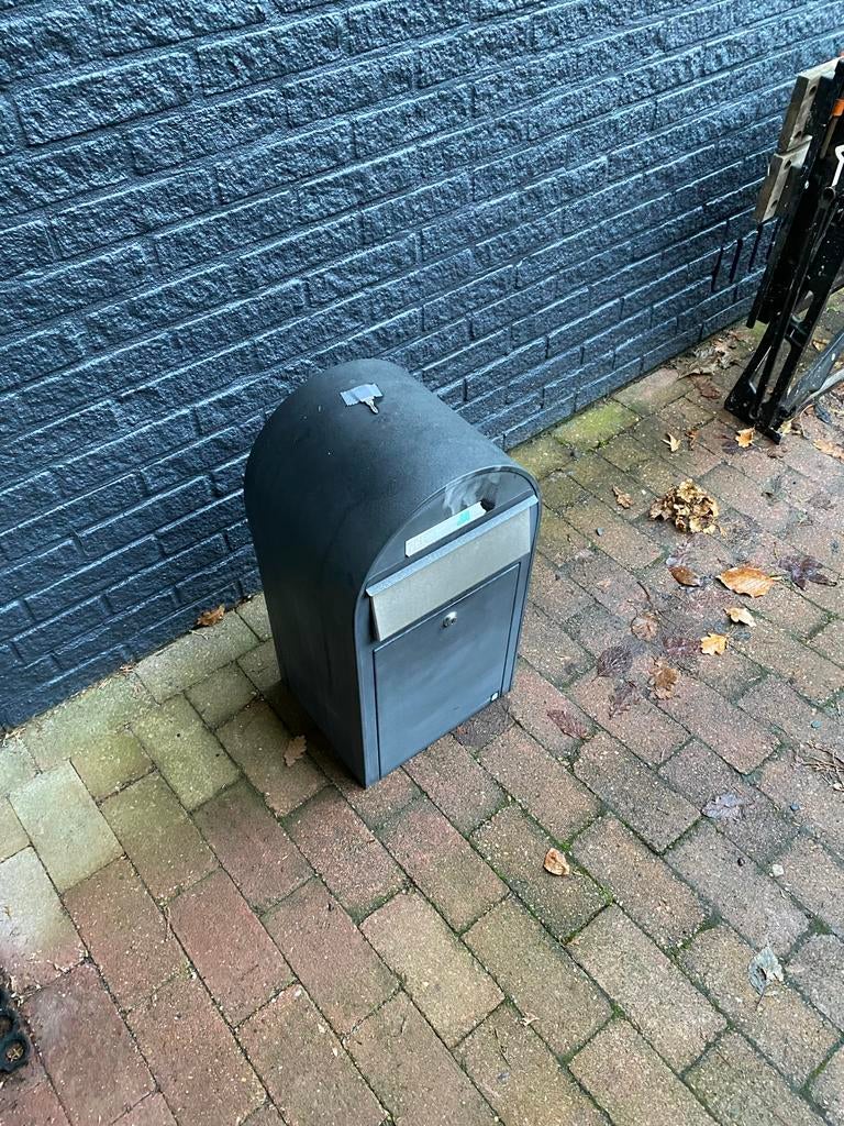 Bobi hangende brievenbus - Zwart, Ophalen of Verzenden, Gebruikt, Staal, Wandbrievenbus