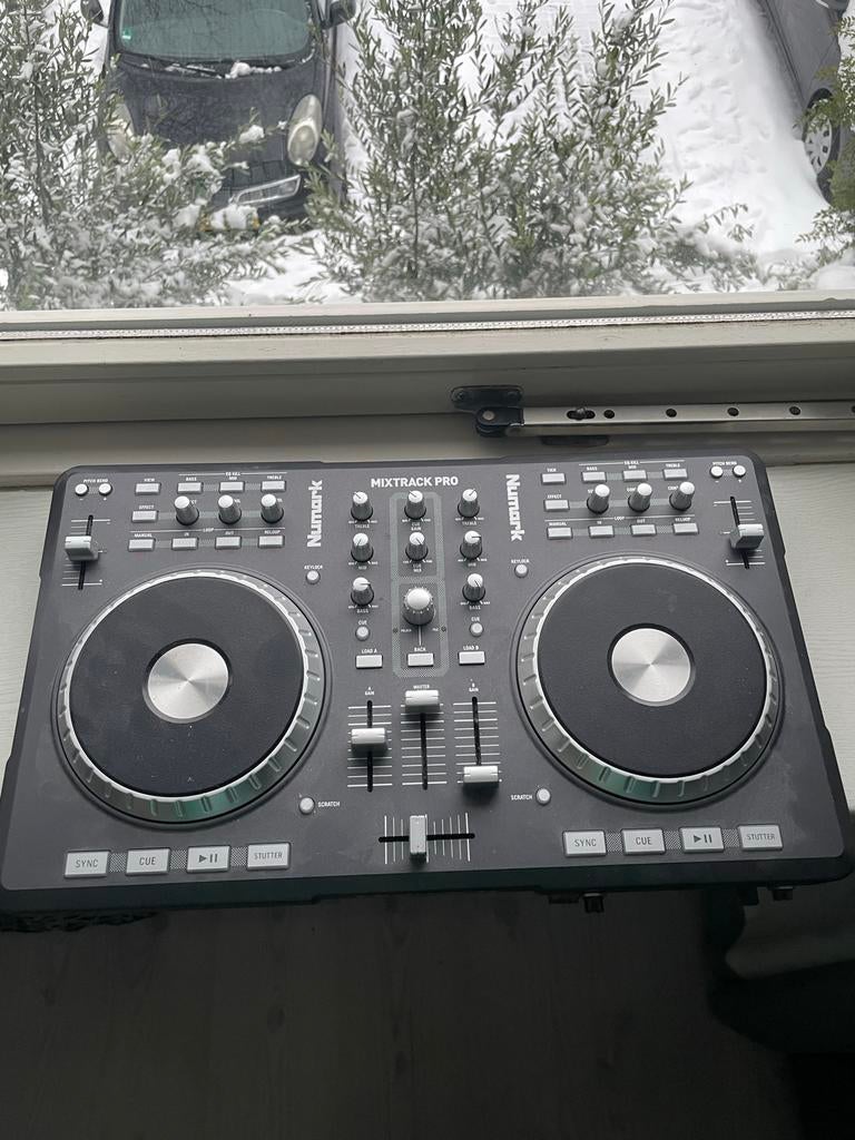 Numark Mixtrack Pro DJ Controller (zonder kabel), Muziek en Instrumenten, Dj-sets en Draaitafels, Ophalen, Gebruikt, Dj-set, Numark