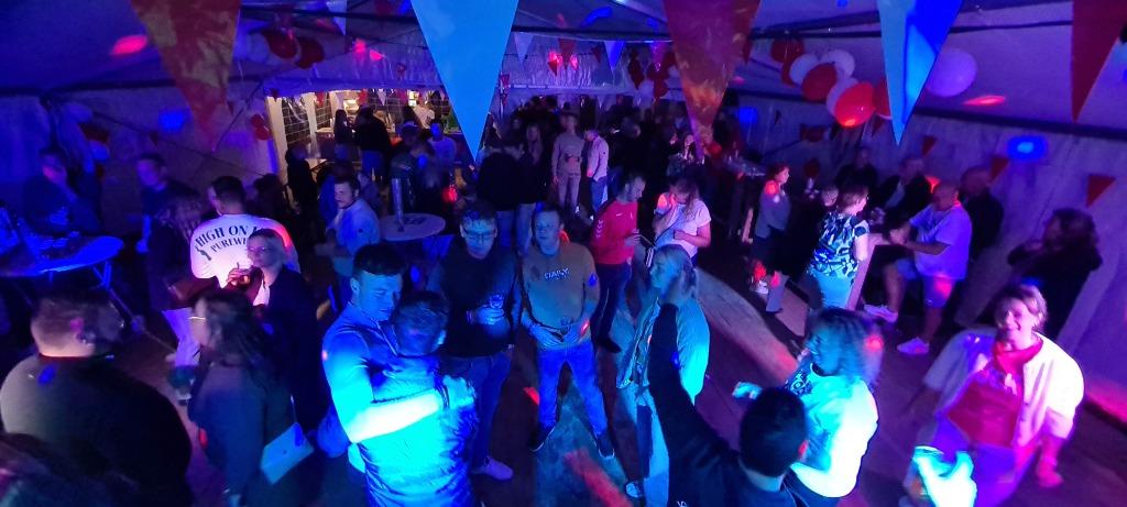 DJ huren, DJ boeken, Feest DJ, Dj inhuren, deejay, DJ zoeken, Diensten en Vakmensen, Muzikanten, Artiesten en Dj's, Dj