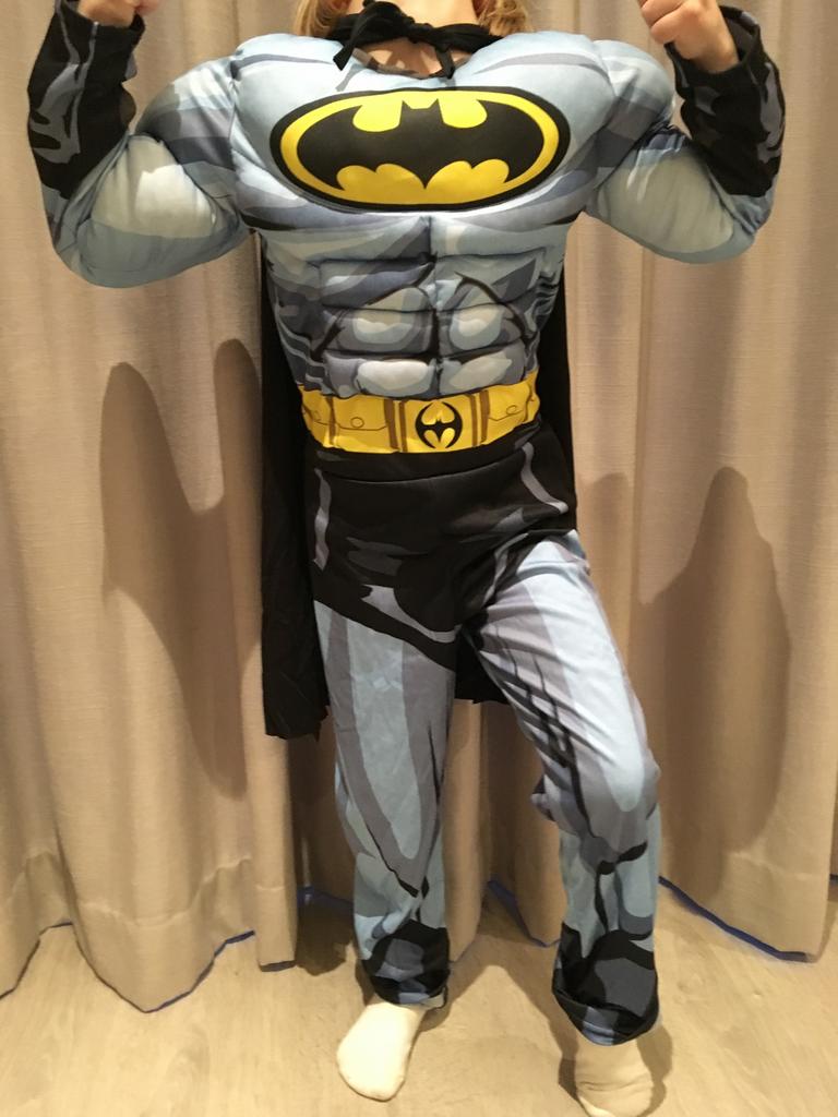 Nieuw gespierd licht batman pak maat 98/104 110/116, Ophalen of Verzenden, Nieuw, 110 t/m 116, Jongen of Meisje