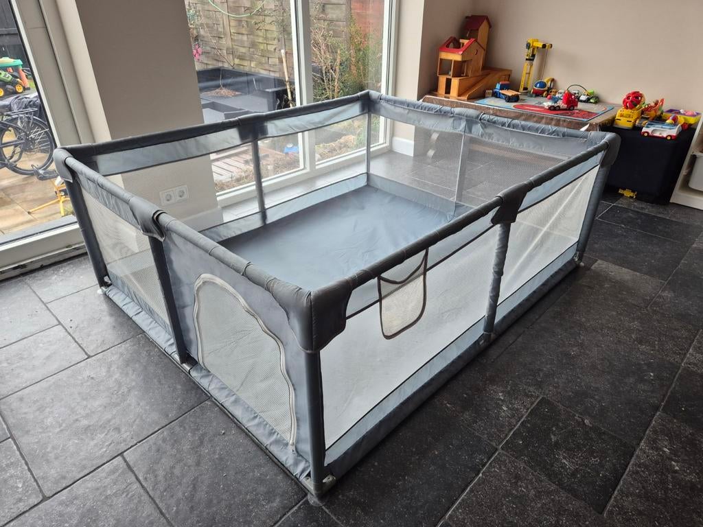 Grote vierkante grondbox 1.80x1.50 m, Kinderen en Baby's, Boxen, Ophalen, Gebruikt, Rechthoekig