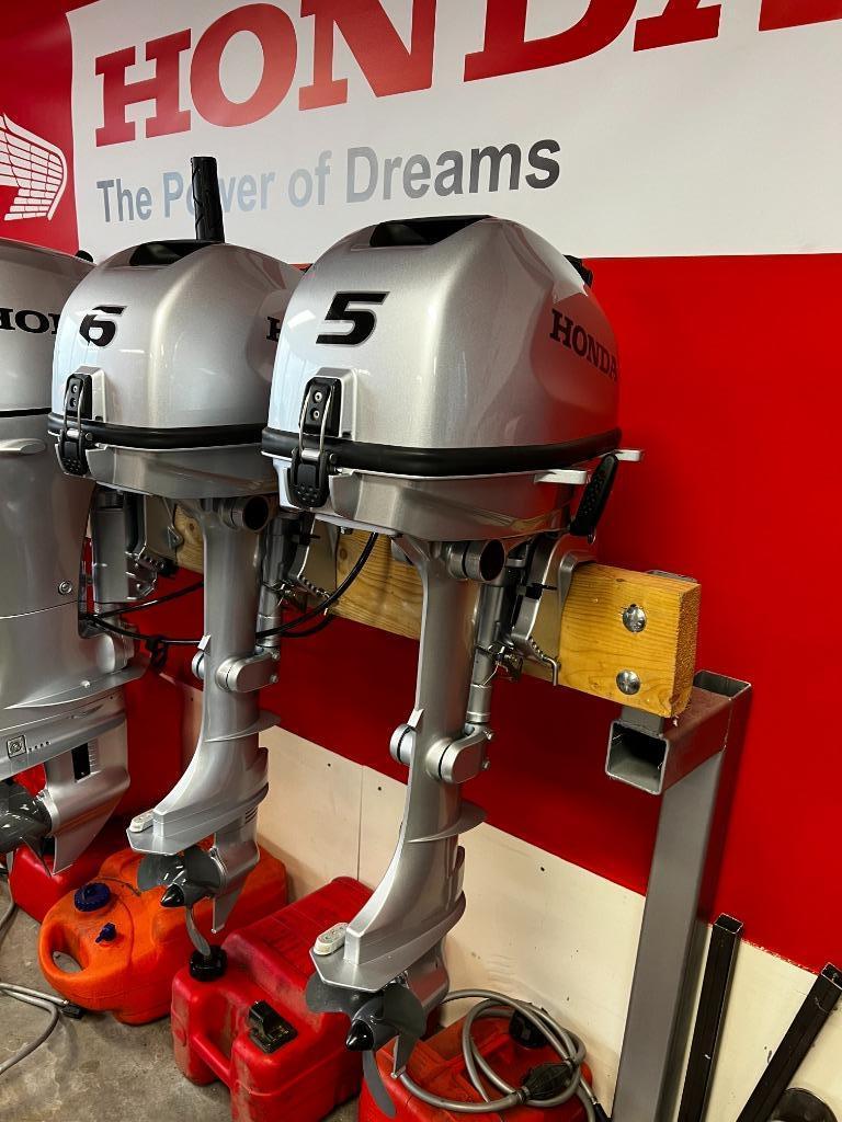 Honda 5pk buitenboordmotor !! DEMO !! Z.G.A.N, Watersport en Boten, Buiten- en Binnenboordmotoren, 5 tot 10 pk, Viertaktmotor