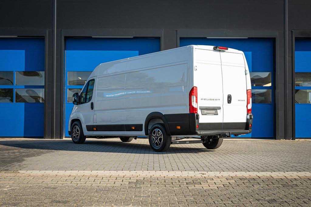Peugeot Boxer L4H2 2.2 BlueHDi 180 EAT8 Vol opties BPM vrij!, Auto's, Stof, Gebruikt, 4 cilinders, 179 pk