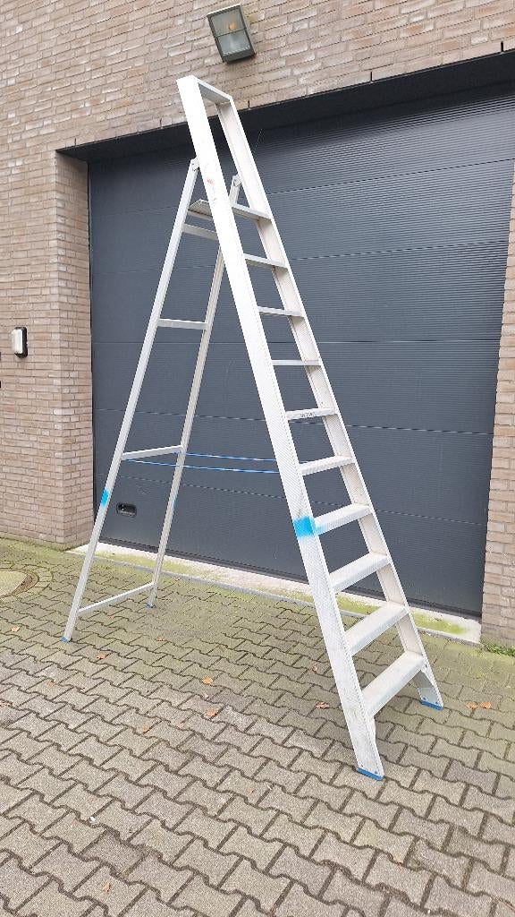 Solide Bordes trap / ladder 10 treden Sta hoogte 250cm., Ophalen, ., Zo goed als nieuw, .