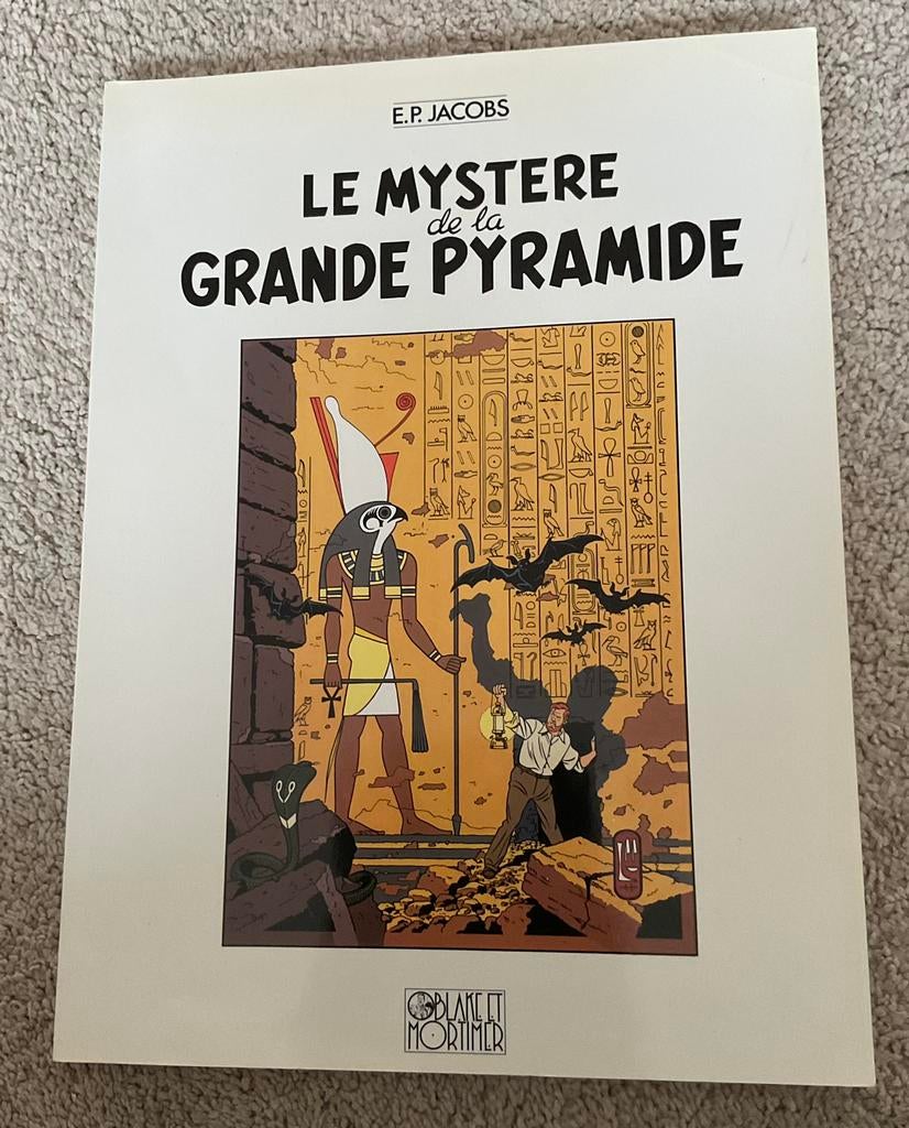 Blake en Mortimer - Le Mystere De La Grande Pyramide - Groot, Eén stripboek, Ophalen of Verzenden, Zo goed als nieuw