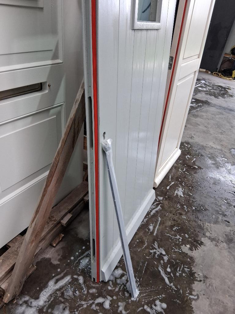 5x Nieuwe deuren bezorgen factuur mogelijk, 215 cm of meer, Ophalen of Verzenden, Hout, Buitendeur