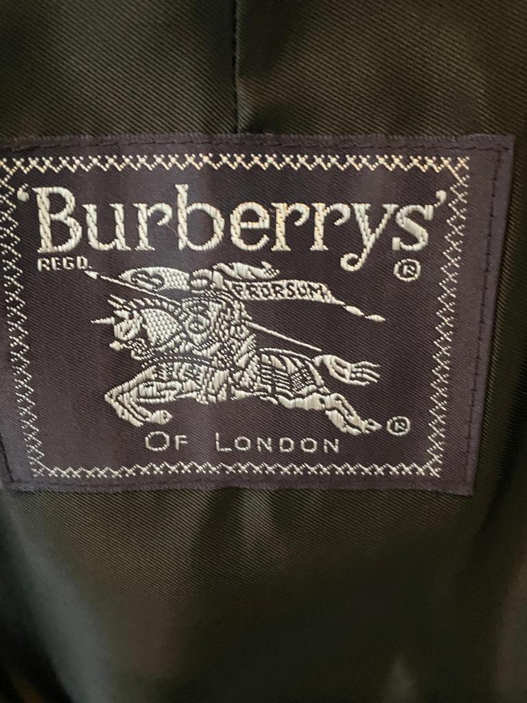 Zeer mooie dure burberry trenchcoat uitneembare voering €325, Ophalen of Verzenden, Zo goed als nieuw, Maat 52/54 (L), Zwart