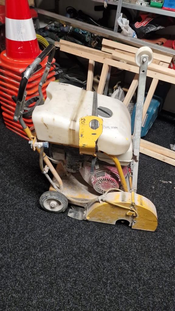Asfaltzaag met defecte trekstart, motor loopt goed, Ophalen of Verzenden, Gebruikt, Overige typen