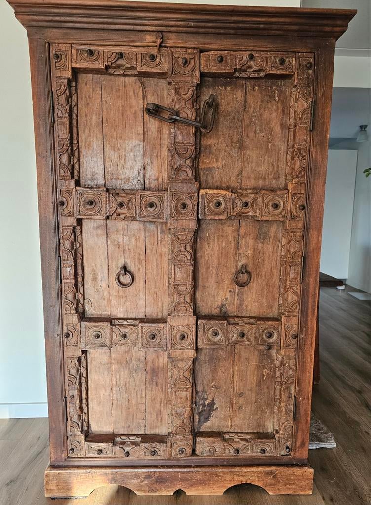 Grote oude houten kast met poort deuren, Ophalen of Verzenden