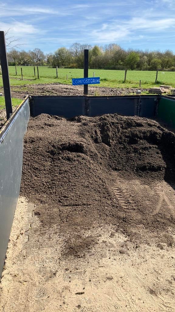 Gezeefd compost grond, Ophalen, Zo goed als nieuw