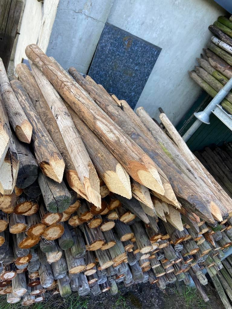 Piket paaltjes 1 meter lang, Tuin en Terras, Ophalen, Zo goed als nieuw, Minder dan 180 cm, Palen